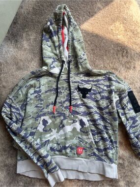 Under Armour Women’s Camo Hoodie Sweatshirt